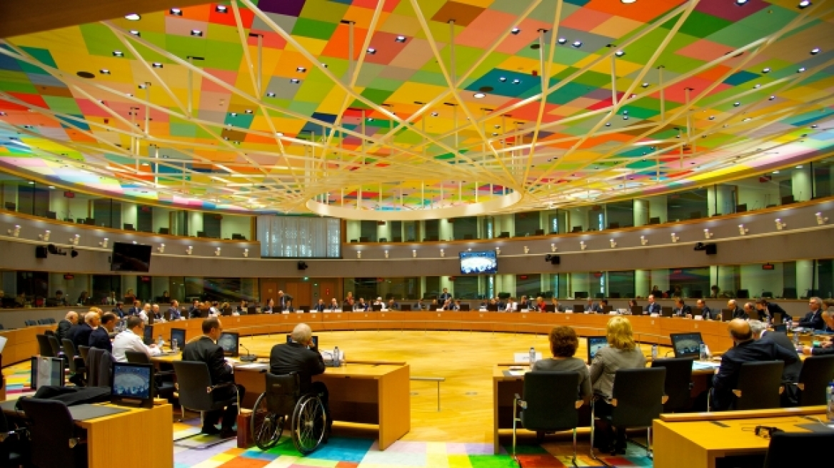 Bloomberg: Το Eurogroup θα εγκρίνει δόση 8,5 δισ. ευρώ για την Ελλάδα